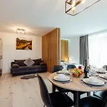 Miracle Seasons Apartmanhotel