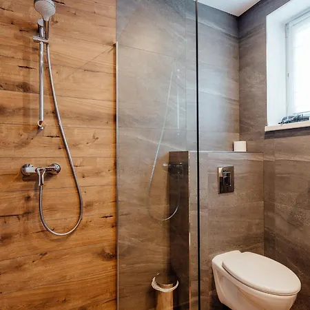 Miracle Seasons アパートホテル 4*