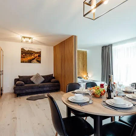 Miracle Seasons Apartmanhotel