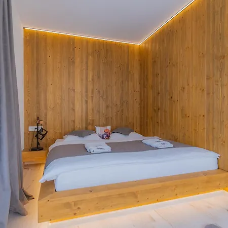 Apartmanhotel Miracle Seasons 3*