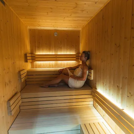 Miracle Seasons Apartmanhotel Lipótszentmiklós