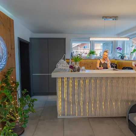 Miracle Seasons アパートホテル 4*